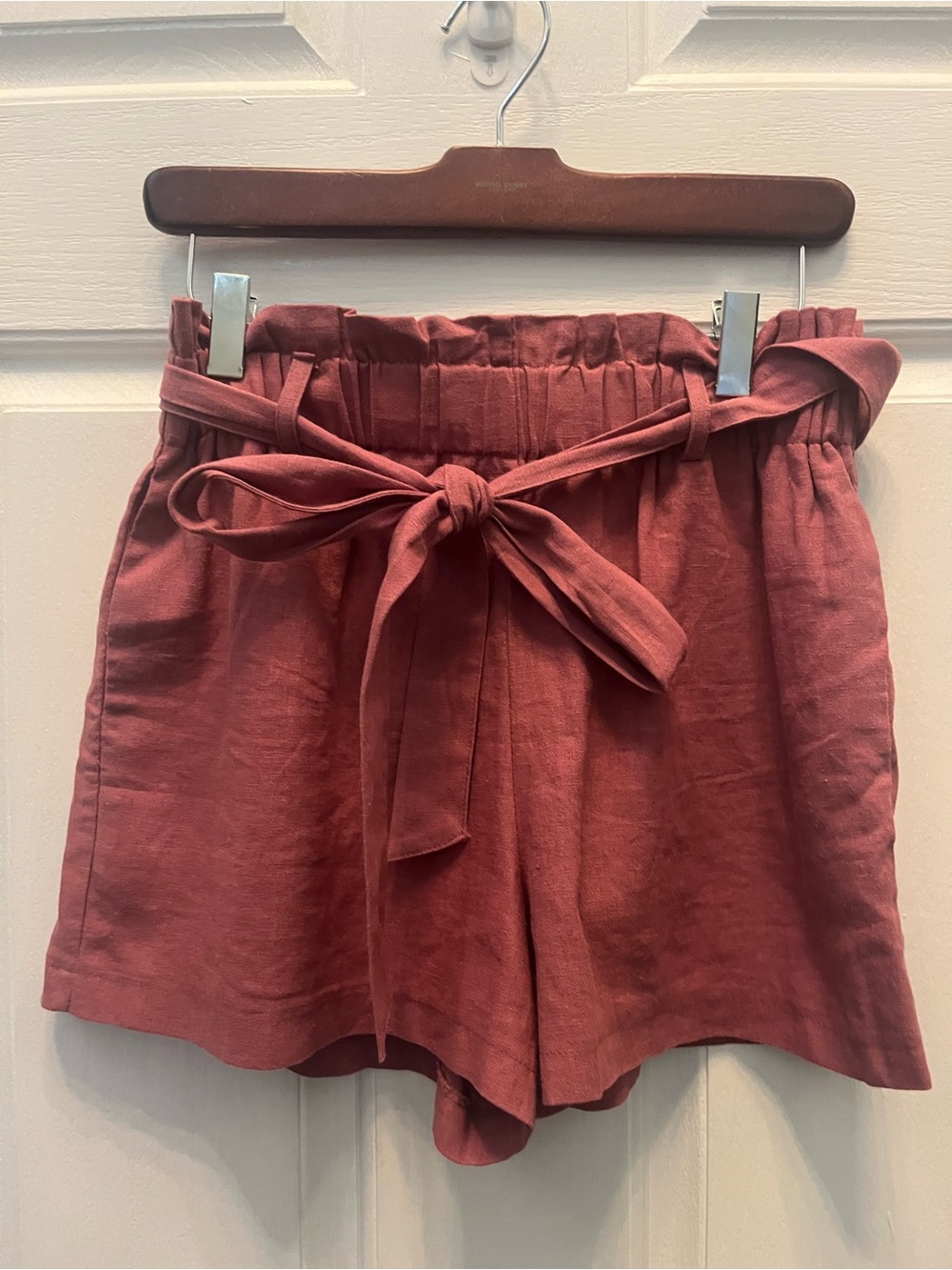 PRE-OWNED MOSAIC & CO JUNIORS HIGH WAISTED PAPER BAG STYLE SHORTS- MEDIUM